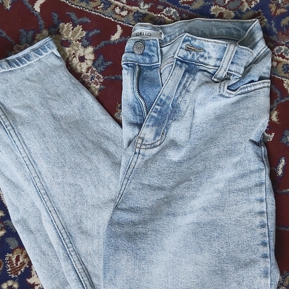 Faded Denim Mom Jean - Picture 3 of 5